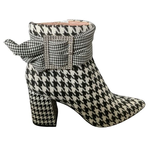 Betsey Johnson Black & White Houndstooth Booties w/ Rhinestone Buckle 9.5 NEW - Picture 2 of 10